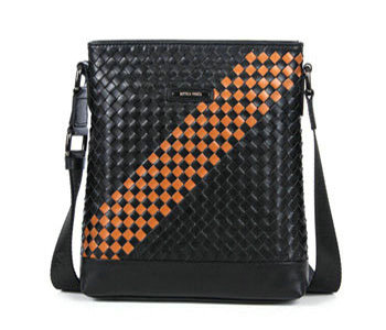 Bottega Veneta intrecciato VN messenger 51626-3 black